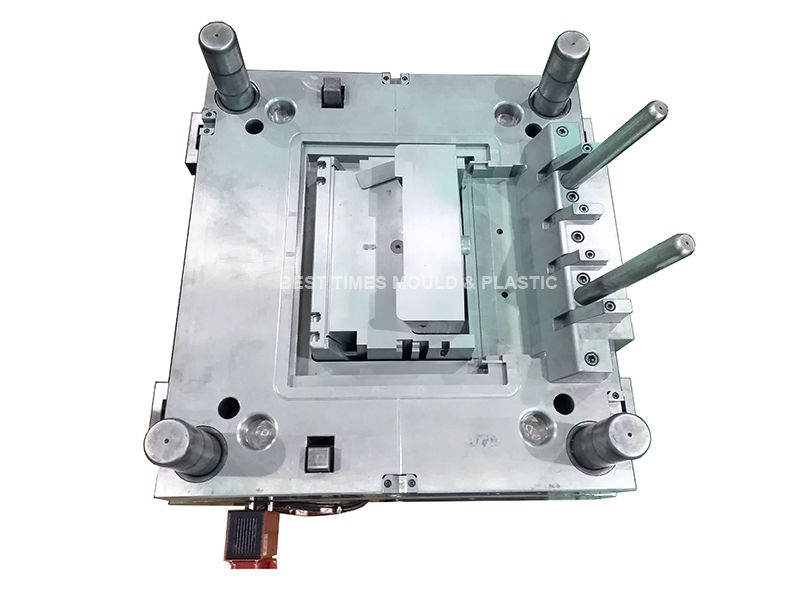 Plastic injection molds